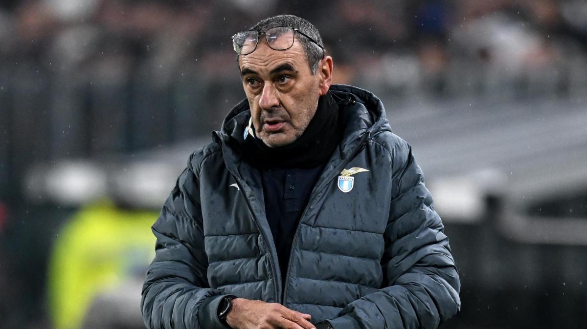 Lazio, lo spogliatoio e i 'mugugni' su Sarri: cosa sta succedendo