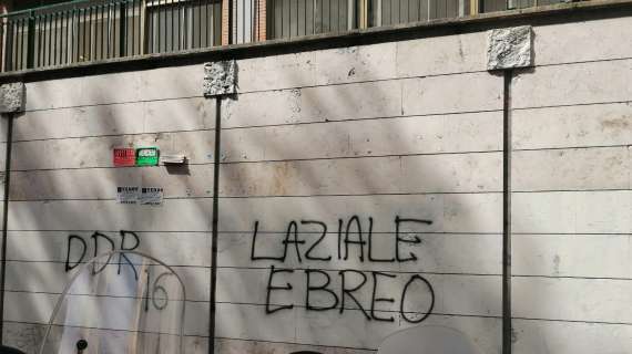Lazio, altro muro imbrattato a Balduina: collezione di scritte antisemite contro i tifosi - FOTO&VIDEO