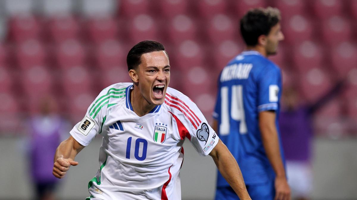 Raspadori, è derby Lazio-Roma (anche) sui social: cosa sta accadendo