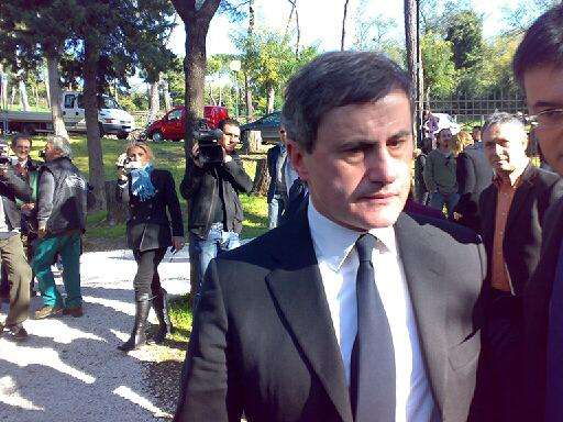 Alemanno: "Faremo il possibile per evitare che la Lazio vada in B"