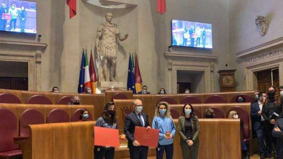 Lazio, flash mob in Campidoglio contro la violenza sulle donne 