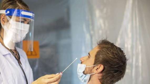 Tamponi e pass | In arrivo il kit nei supermercati: costerà dai 6 agli 8 euro