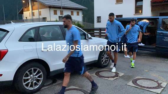 Lazio, dopo il Padova la cena di gruppo: l’arrivo dei biancocelesti in pizzeria - FT&VD