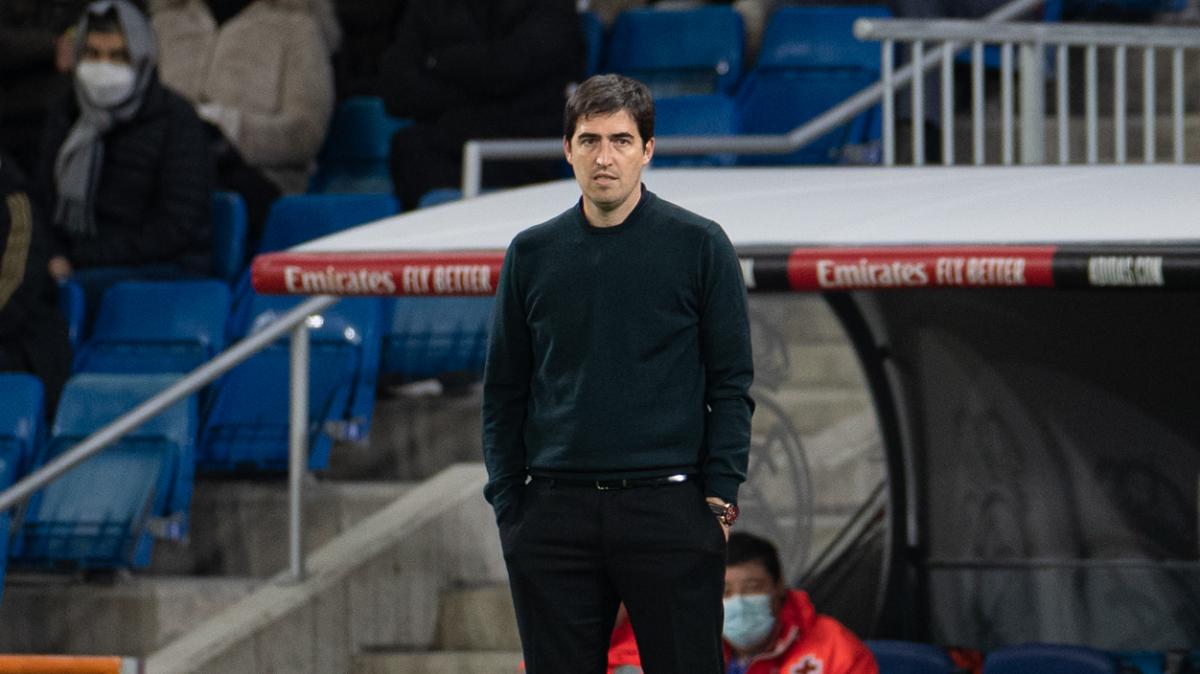 Milan, Iraola in pole per il post Allegri. In lista anche Xavi, Thiago Motta e...
