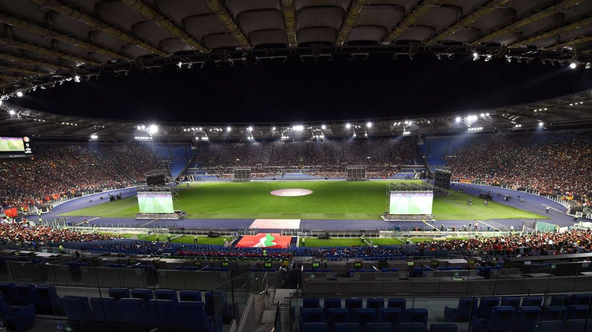 Roma - Cremonese, petardo esplode nei corridoi dell'Olimpico: due feriti