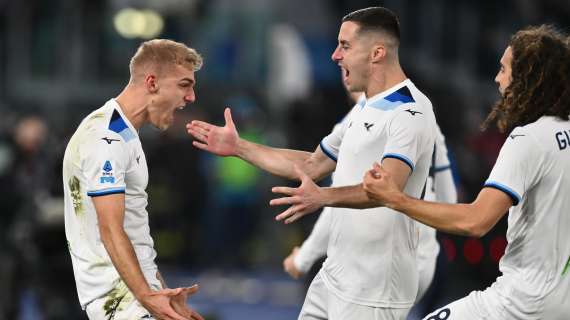 Lazio - Napoli, Isaksen la sblocca: l'esultanza della panchina al gol