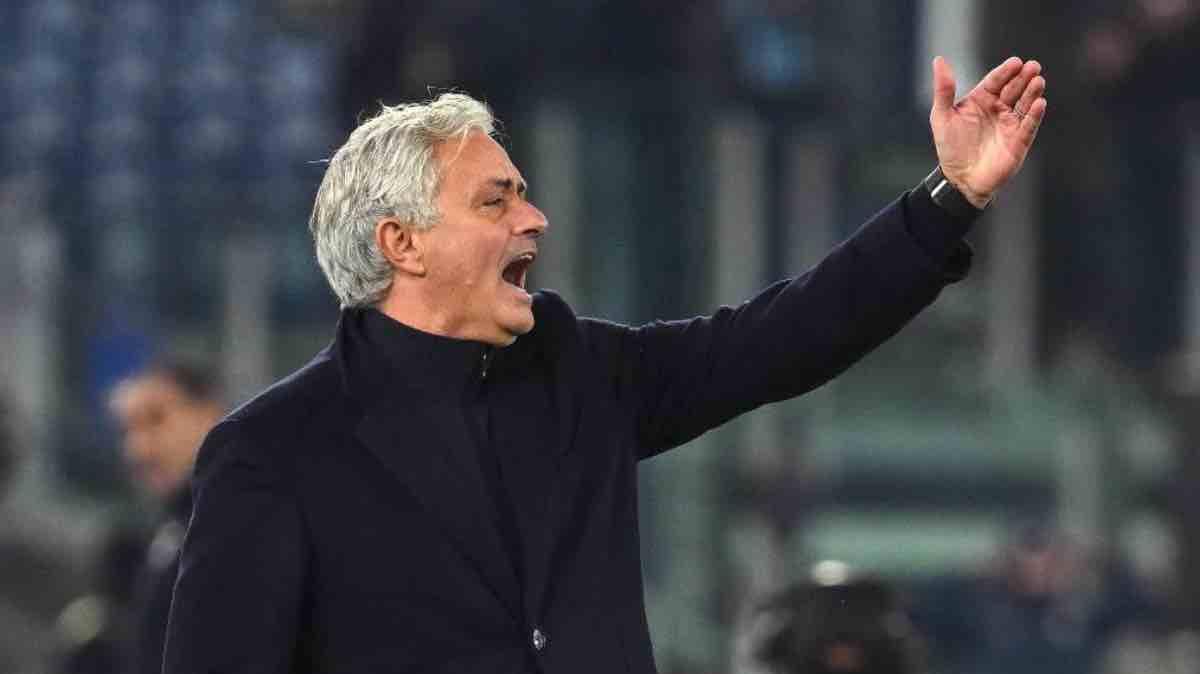 Mourinho sul Napoli: "Non fatemi ridere. Serie A? Non la seguo"