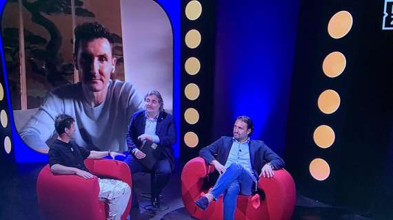 Siparietto Toni-Klose: “Fuori area sei inguardabile. E sugli assist…”