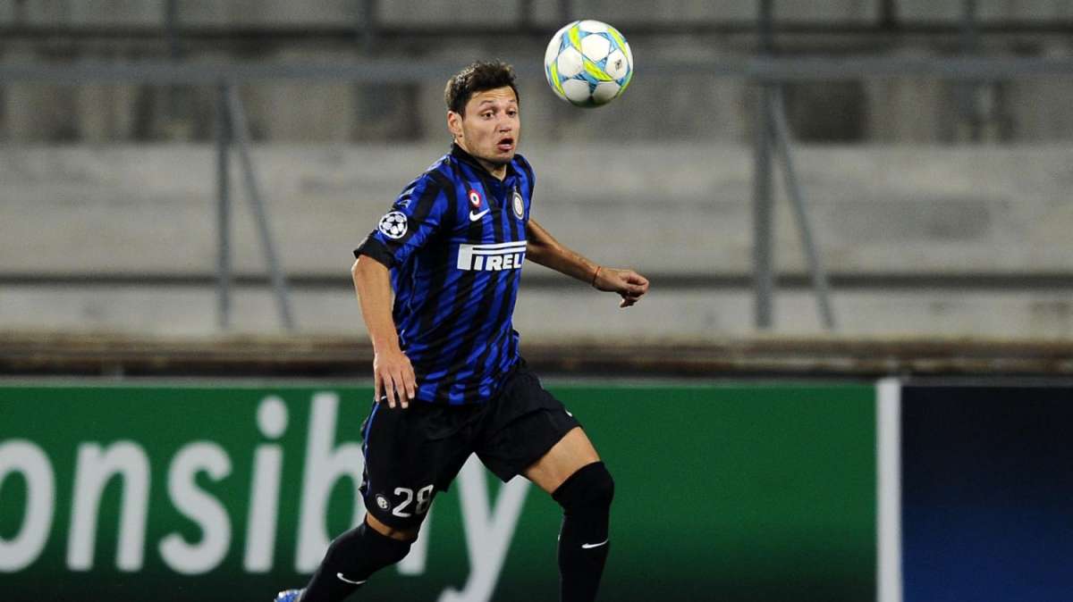 Zàrate guarda al passato ma pensa al futuro: "Roma è bellissima così come la sua gente... Voglio rimanere all'Inter per altri due anni"