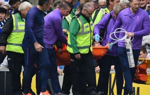 Tottenham, brutto infortunio al braccio per Lloris: rischia un lungo stop