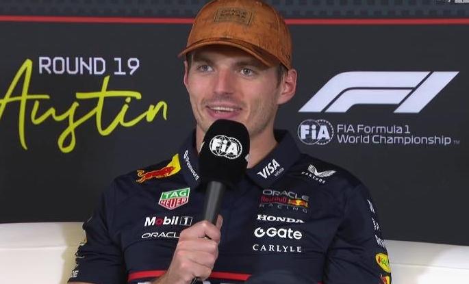 Formula 1 | Verstappen fa crepare la sala stampa: dalle pa**e all'idiota