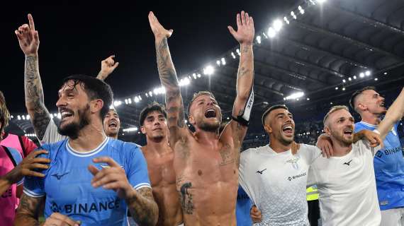 Lazio, festa a sorpresa dopo la vittoria: torta e brindisi per un'occasione speciale - FOTO
