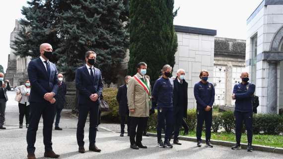 Italia - Olanda, gli Azzurri al cimitero di Bergamo per omaggiare le vittime del Covid-19