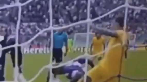 Fiorentina - Lazio, clamoroso fallo di mano di Dodò: manca un rigore solare -VIDEO