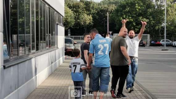 Paderborn - Lazio, oltre il risultato: affetto dei tifosi e un "di padre in figlio" - FOTO