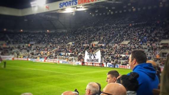 Newcastle-Tottenham, che gesto Reguillon: fa interrompere il gioco per…