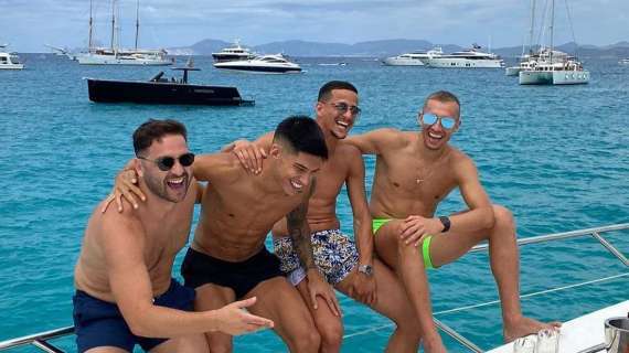 Lazio, gli auguri dei compagni a Luiz Felipe - FOTO