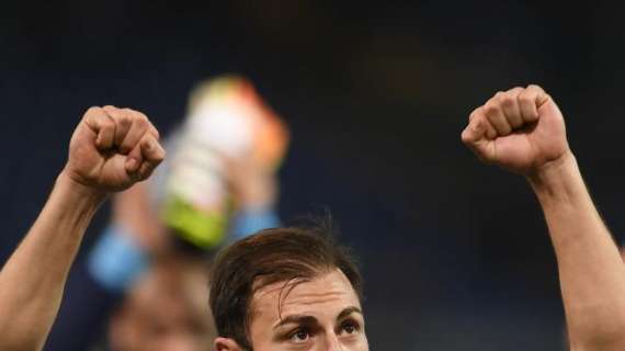 Milan - Lazio / Radu euforico abbandona lo stadio decantando due imprese