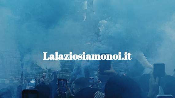 Lazio, Formello gremito di tifosi: tutto il calore del popolo biancoceleste - GALLERY