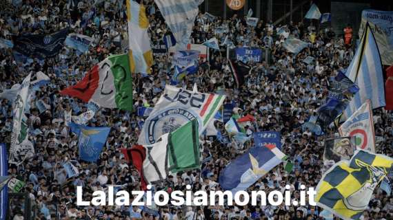 Lazio-Verona, da Leiva e Milinkovic a Sarri: tutti gli striscioni comparsi all'Olimpico