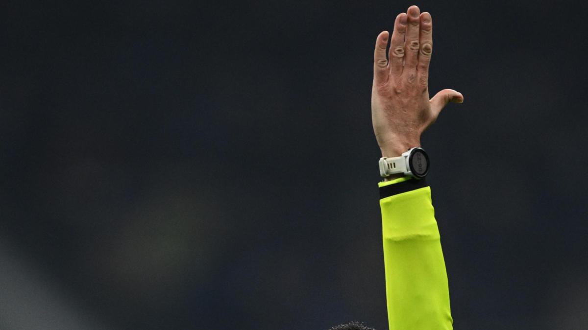 Verona - Lazio, gravi errori per Guida: le pagelle dei quotidiani