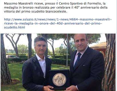 Massimo Maestrelli riceve la medaglia in onore del 40° anniversario del primo scudetto - FOTO