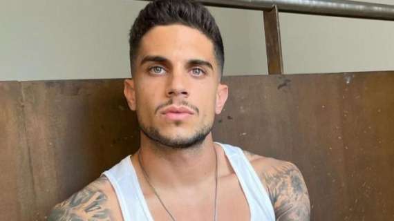 Lazio | Jony fa i complimenti a Bartra: il nuovo testimonial di Intimissimi