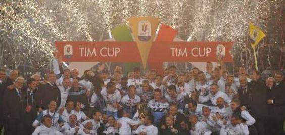 Lazio, la Coppa Italia è il quindicesimo trofeo: sorpasso sulla Roma