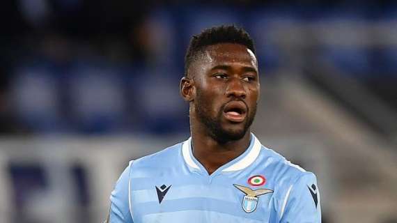 Milan - Lazio, Bastos come Lulic: bel gesto prima del calcio d'inizio - FOTO