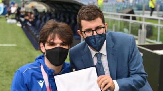 Lazio - Cagliari, prima del fischio d'inizio la premiazione dell'atleta Fantin - FOTO