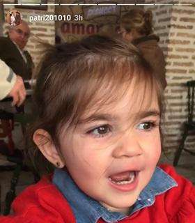 Luis Alberto, la figlia Martina canta l'inno: "Vola un'aquila nel cielo" - VIDEO