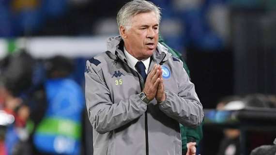 Caos Napoli, è ammutinamento: solo Ancelotti in ritiro, giocatori a casa