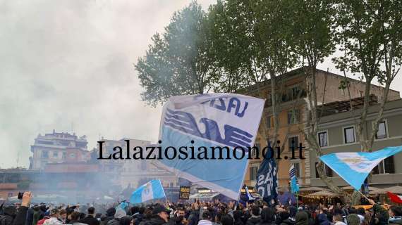 Lazio, i tifosi invadono la stazione di Ostiense: tutti in treno verso La Spezia - VD