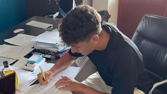 Lazio, Ferro firma il suo primo contratto da professionista
