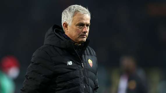 Roma, Mourinho attacca ancora la Lazio: "Dybala disponibile, le altre..."