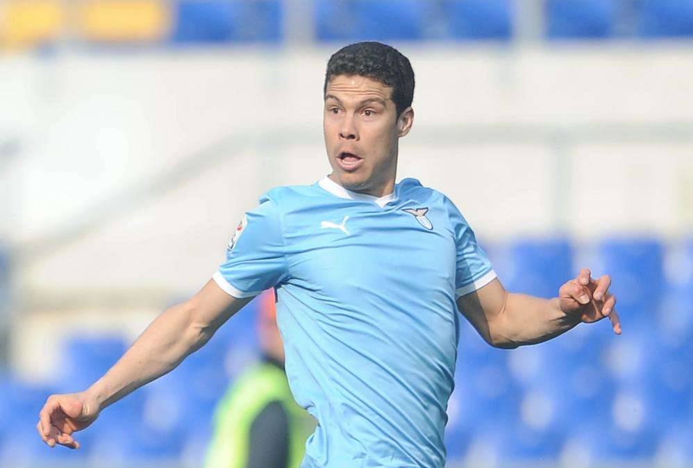 ESCLUSIVA - "Mal di pancia" per Hernanes? Il futuro potrebbe essere lontano da Roma, ma la Lazio non fa sconti...L'agente: "Lascia solo per una big e una grande offerta"