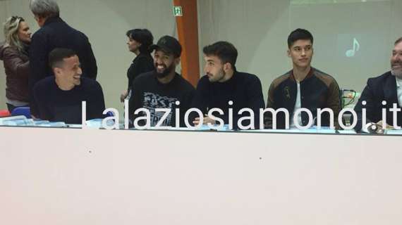 Lazio nelle scuole, Cataldi: "Arrendersi mai!". Correa: "Noi squadra anche fuori dal campo"