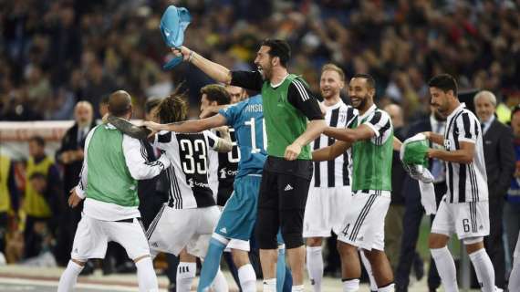Serie A, Juventus nella leggenda: è campione d'Italia per il settimo anno di fila. Record di punti per il Napoli