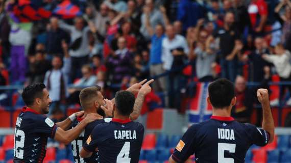 Clamoroso in Serie B: Ba entra in campo e il Cosenza è in 12, poi viene espulso