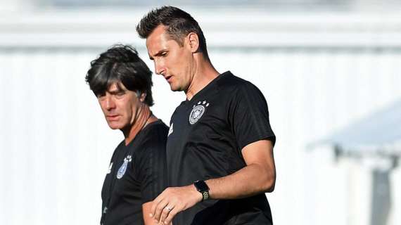 Bayern Monaco, anche Klose per il posto da ds: "Solo speculazioni, la priorità è la carriera da allenatore"