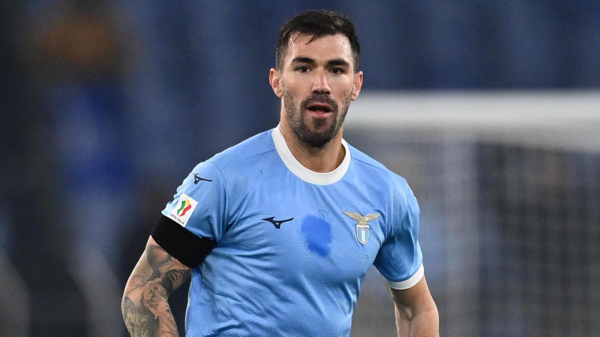 Lazio, Romagnoli verso l’addio: Sarri ha provato a trattenerlo. Il retroscena