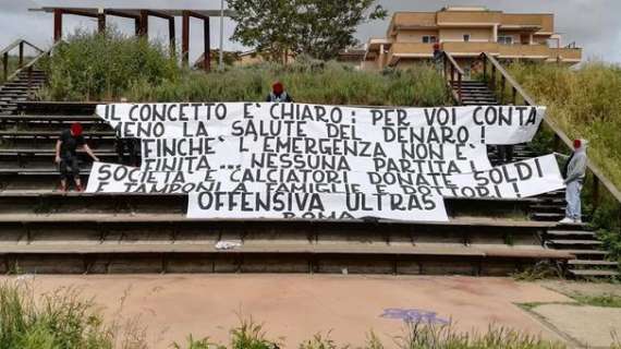 Roma, la Curva Sud contro la ripresa: "Questo campionato si deve fermare"