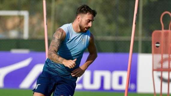 Lazio, si rivede in campo Mario Gila: allenamento in gruppo a Formello - FOTO