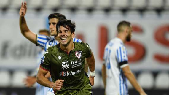 Giovanni Simeone, nel portafoglio la figurina di papà Diego con la maglia della Lazio - FT