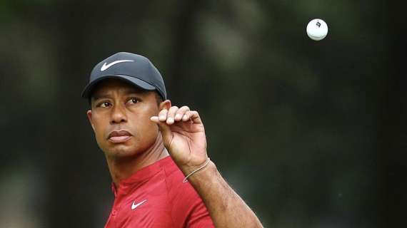 Paura per Tiger Woods, incidente d'auto per il campione di golf: le condizioni