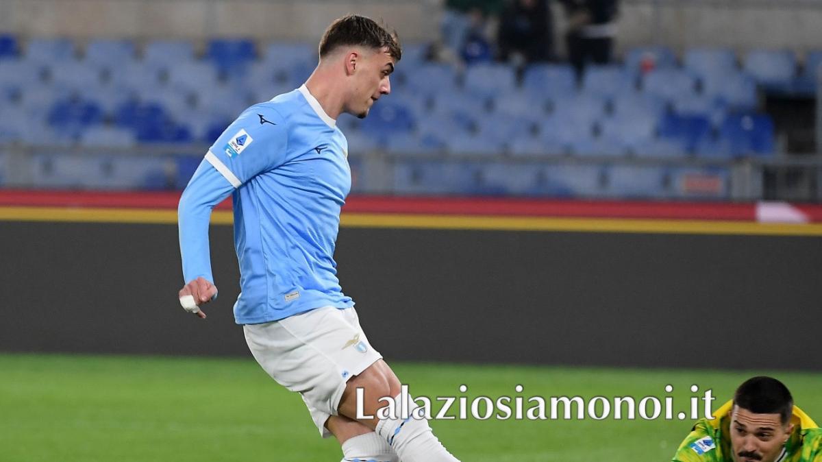 Lazio, Zaccagni elogia Maldini: "È un talento raro, ci regalerà tante soddisfazioni"