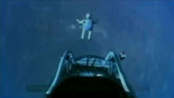 VIDEO - Felix Baumgartner nel mito: si lancia dallo spazio e supera la velocità del suono