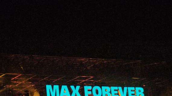 Max Pezzali, super concerto all'Olimpico! E spunta anche un po' di Lazio - VIDEO