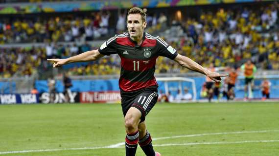 Klose, venti anni fa l’esordio ai Mondiali: che tripletta! 