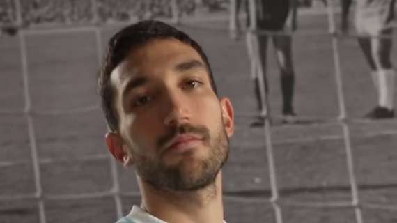 Lazio, ecco la maglia celebrativa: "La storia si veste di nuovo" - FOTO&VIDEO